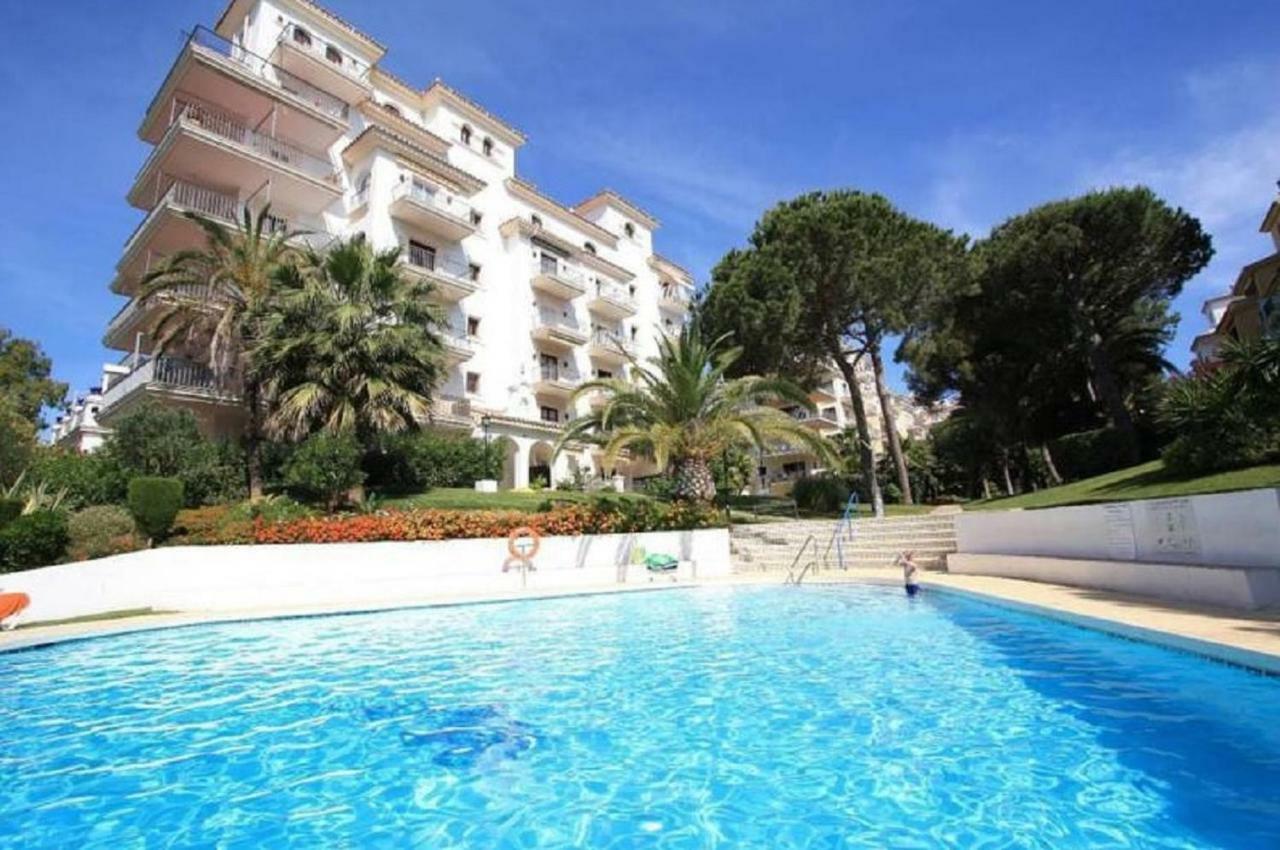 Beachfront Luxury Apartment, Puerto Banus, Marbella Eksteriør bilde